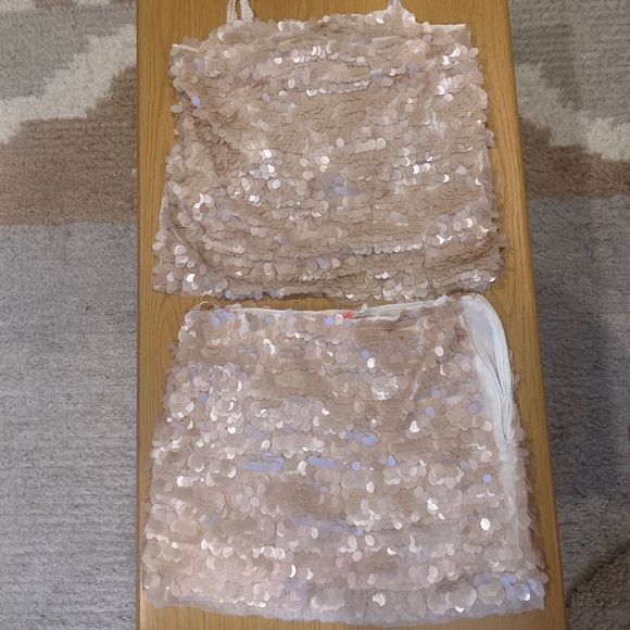 Iridescent pale pink mini dress - Picture 3 of 8